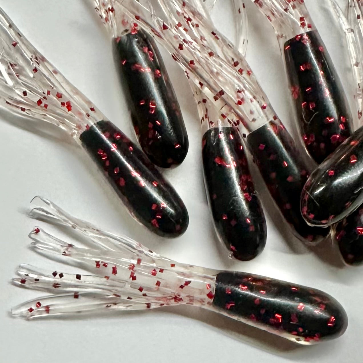 Black/Red Flake